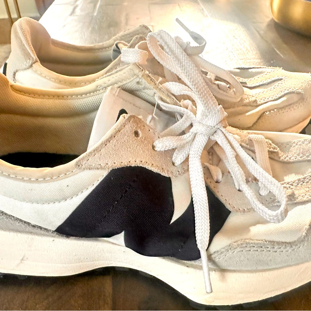 New Balance 327 Women’s Size 7